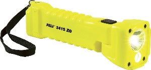 Pelican 3415Z0 Lanterna de segurança compacta definitiva, 3 modos, spot, flood ou ambos, clipe magnético resistente para iluminação mãos livres, cabeça articulada de 90 ° para direcionar a luz, comprimento 189 mm, peso com baterias 272g, baterias3 x AA alcalinas, cores amarelo, produto importado
