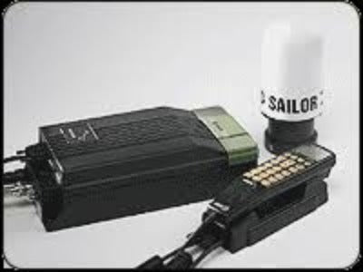 Sailor  406222A- 00500 Rádio Transceptor Fixo, VHF, 25w, 100 canais, 156 a 163,025 a 156,025 a 157,425, 12V, VHF 622 DSC, produto importado