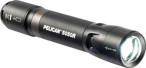 Pelican 5050R Lanterna de Mão Recarregável, comprimento 156mm, peso com baterias 164g, tempo de bateria mínimo 2hrs 30m e máximo 40hrs, distância do facho de luz mínima 30m e máxima 201m, produto importado